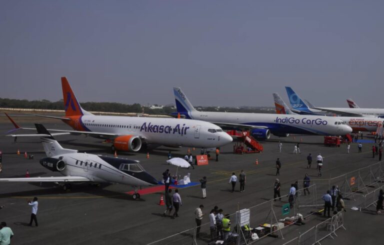 Indian airlines to operate 24,275 weekly domestic flights in summer schedule, ET TravelWorld