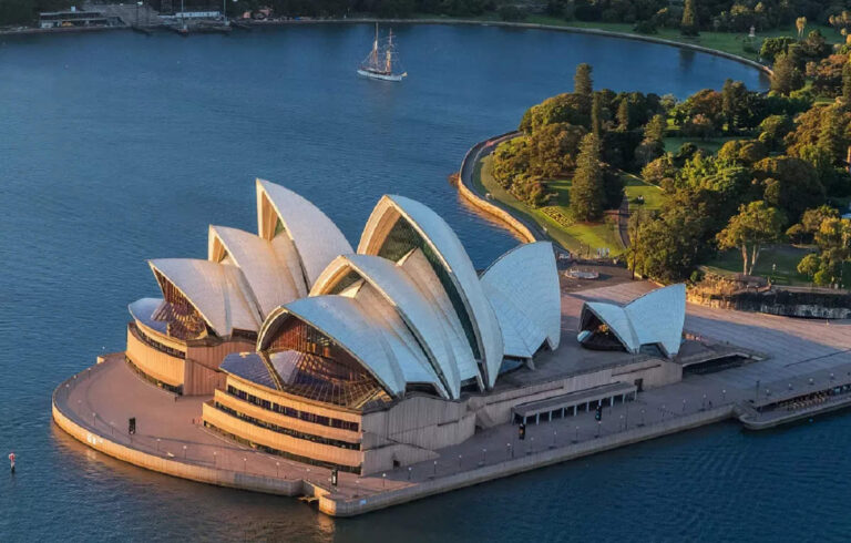 Tourism Australia receives over 400,000 visitors from India for the first time, ET TravelWorld